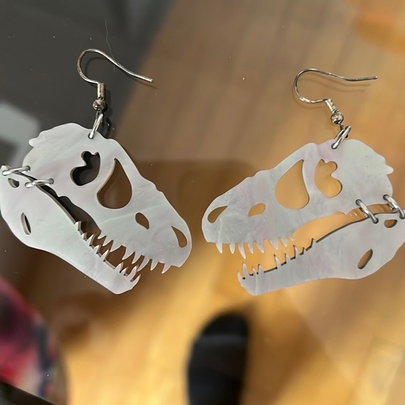Brand new Dino earrings (silver) from Elysian Aura Arts 🤍*no Pom poms* - Picture 3 of 3